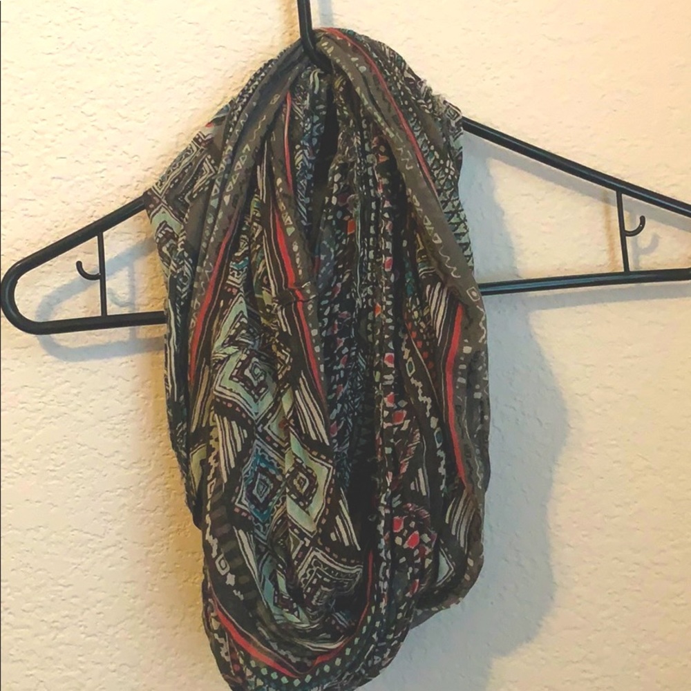 Lightweight American Eagle Infinity Scarf
